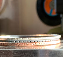 Load image into Gallery viewer, Tres Tri Color Organic Bangle Set Sterling & Copper