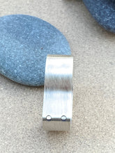 Load image into Gallery viewer, Sterling Silver "Birdie" Ring