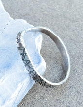 Load image into Gallery viewer, Retro Stamped Sterling Silver Ring
