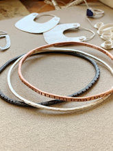 Load image into Gallery viewer, Tres Tri Color Organic Bangle Set Sterling &amp; Copper
