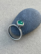 Load image into Gallery viewer, Sterling Silver Rose Cut Green Onyx Flower Ring
