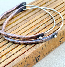 Load image into Gallery viewer, Large Hammered Copper Round Wire Hoops
