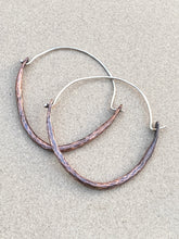 Load image into Gallery viewer, Large Hammered Copper Round Wire Hoops
