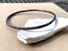 Load image into Gallery viewer, Hammered Copper Bangle w/ Bark Texture
