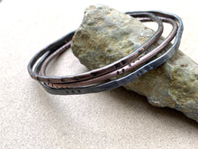 Load image into Gallery viewer, Hammered Copper Rod Bangle w/ Lines
