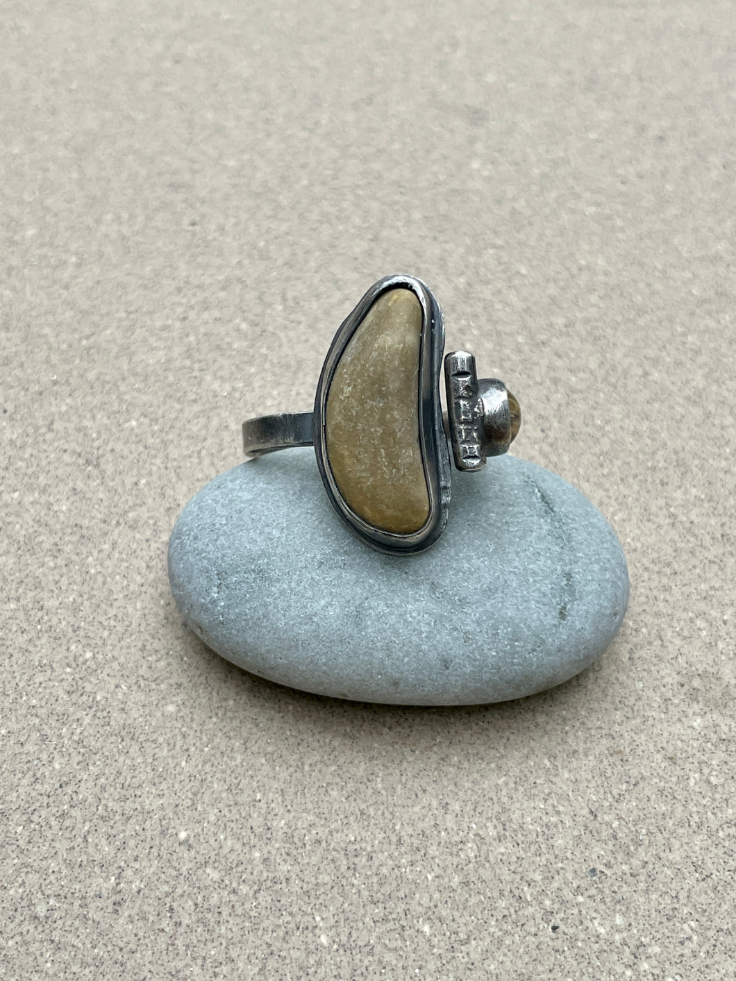 Sterling Silver Kidney Bean Rock w/ Round Agate Adjustable Ring